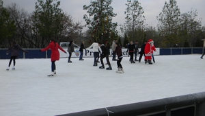 Unde patinam iarna asta in Bucuresti? Vezi ce patinoare s-au deschis deja in Capitala si cat costa aceasta distractie!
