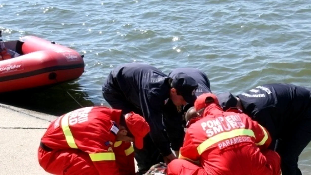 Un bărbat și-a salvat copiii de la înec, dar nu a mai reușit să iasă din mare