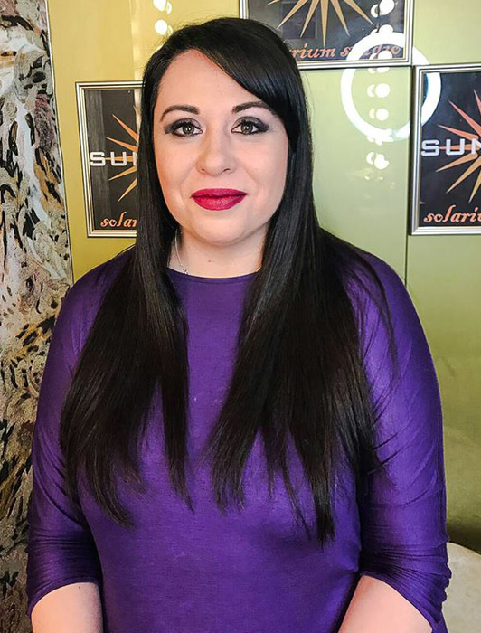 OANA ROMAN a încercat întâi cu o perucă, iar acum s-a vopsit pe bune! Cum arată brunetă şi cu extensii