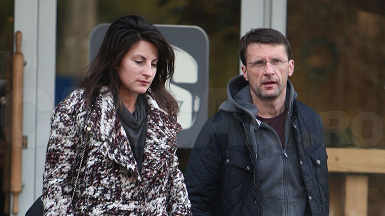 Chiar dacă n-a încheiat socotelile cu fosta iubită, Melania Medeleanu, Dan Suciu îşi arată public pasiunea pentru o altă femeie. Purtătorul de cuvânt al Băncii Naţionale, sărutări UCIGAŞE cu noua iubită, pe trotuar, în toiul zilei!