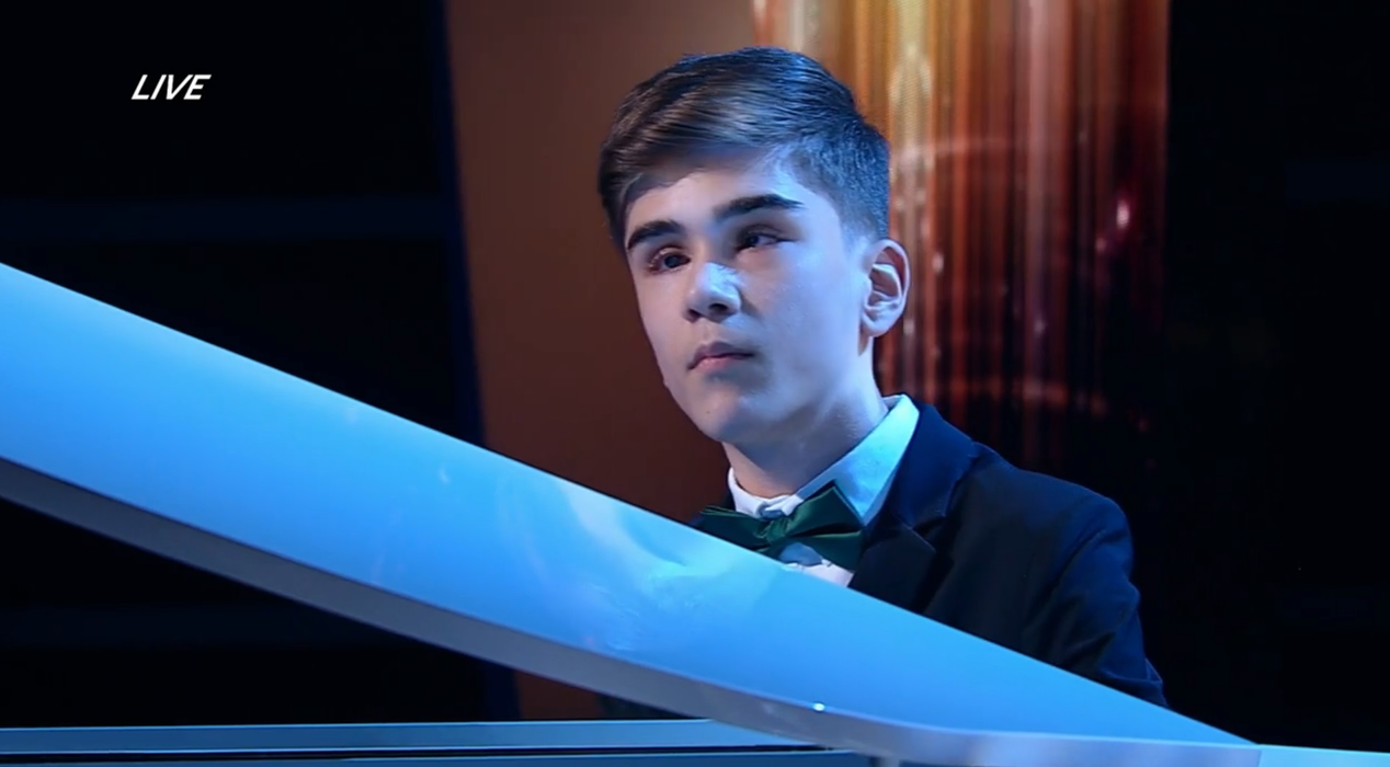Loredana Groza, în lacrimi după ce un adolescent nevăzător a cântat la pian pe scena de la Next Star: “Am simţit că ne spunea despre singurătatea lui”