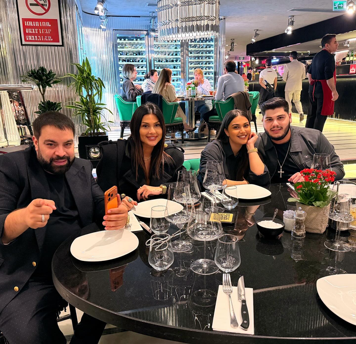 Betty și Roberto petrec mai mult timp cu Florin Salam decât înainte