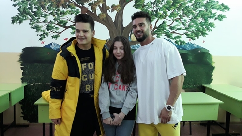 Experiment inedit: Dorian Popa i-a luat locul lui Selly la Colegiul Buzești din Craiova. Ce sarcini i-au dat profesorii artistului - VIDEO