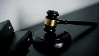 Tehnologia AI ar putea deveni un „asistent al judecătorului”