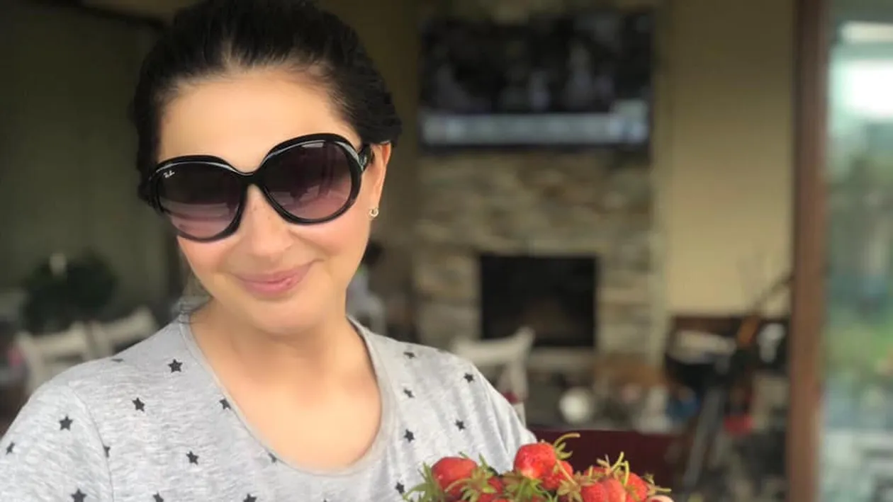 Cum arată Gabriela Cristea la 3 luni după ce a născut. Vedeta îmbracă deja rochii scurte