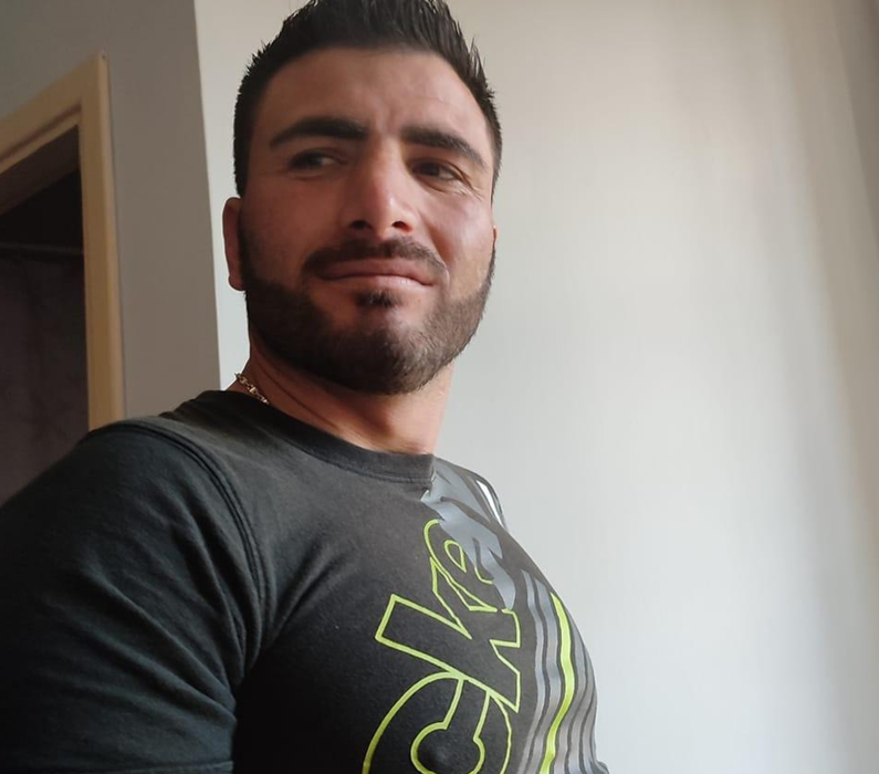 Mama lui Laurențiu Lăcătușu spune că fiul său era plecat din localitate în seara în care a avut loc tâlhăria foto: arhivă personală