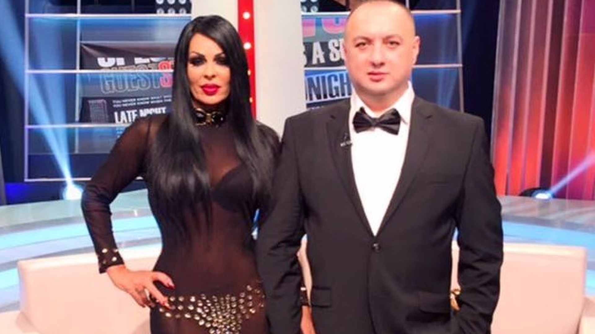 Dana Criminala, copleşită de Leo de la Strehaia! ”Prinţul” Ţiganilor a răsfăţat-o cum nu se poate de ziua ei