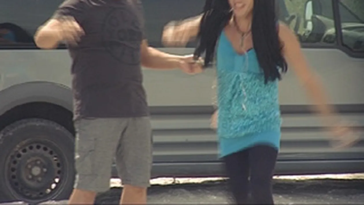 Mihai de la 3SE prins in flagrant in timp ce ii oferea bani unei prostituate