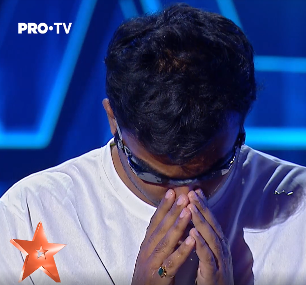 Încă un număr de senzație la Românii au talent: a intrat în bazin și a rezolvat sub apă 10… VIDEO