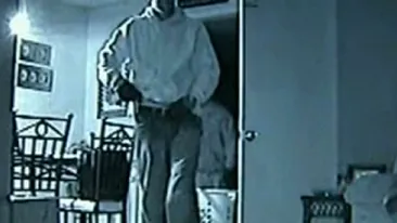 ATENTIE, Facebook-ul dauneaza grav... casei! Jefuita dupa ce si-a anuntat prietenii virtuali ca pleaca de acasa