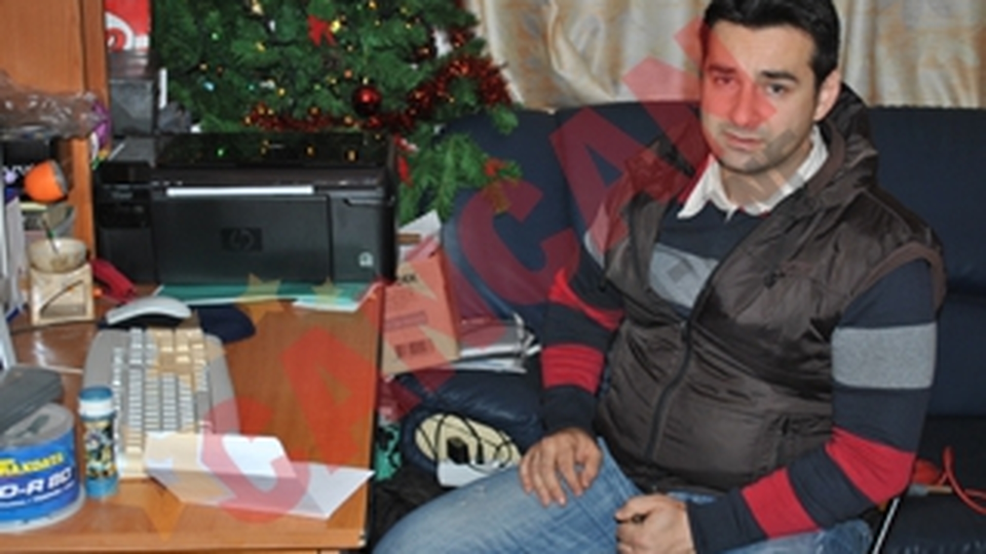 Un hot prins la furat a fost dezbracat in magazin