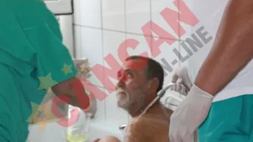 Mancat de viu de viermi