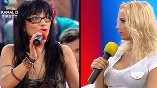 VIDEO Pamela de Romania si Ioana Popescu, injuraturi ca la usa cortului: "Esti proasta si naparlesti" / "Tu esti o c**va nespalata si mirosi"