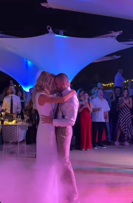 Ana Odagiu și Conrad Mericoffer au ajuns în fața altarului! Cei doi actori, nuntă cu fast. Primele imagini de la eveniment