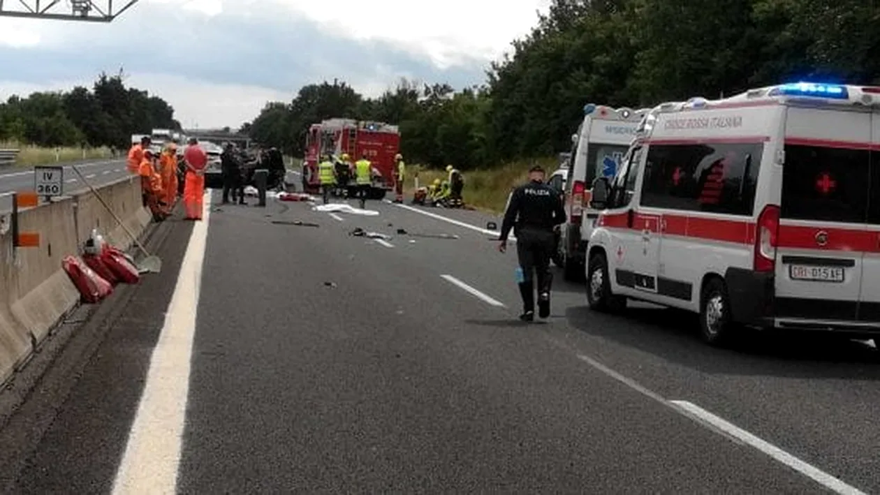 Accident teribil pe o autostradă din Italia. Patru români, printre care un bebeluș și o fetiță de 10 ani au murit. VIDEO