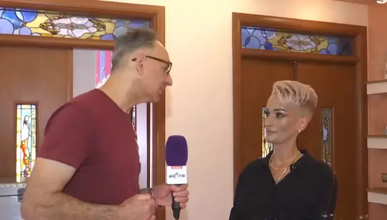 Cum arată apartamentul de 200 mp în care locuiește Regina Întunericului? Imagini rare din casa Gabrielei Lucuțar