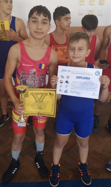Valentin e "abonat" la premii, alături de colegii lui