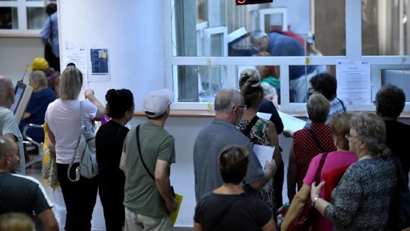 Românii care rămân fără vouchere! Ministrul a făcut anunțul trist