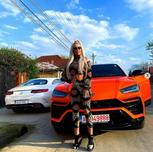 Loredana Chivu, alături de un superb bolid