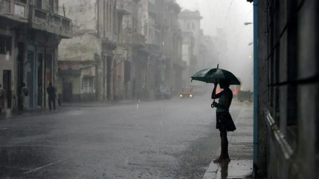 Prognoza meteo: risc de inundaţii din cauza ploilor însemnate cantitativ