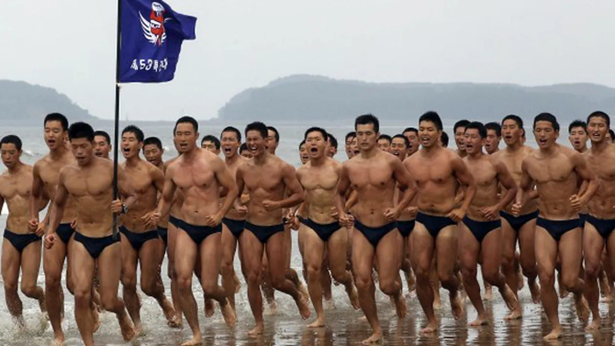 Uite cum se antreneaza soldatii sud-coreeni!