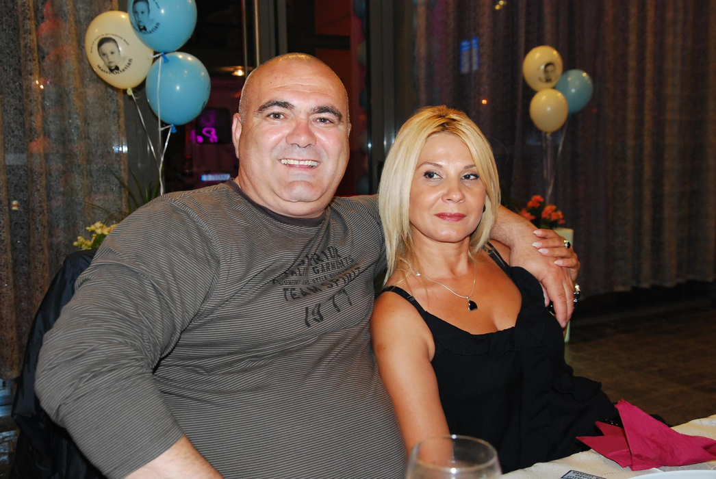Viorel, zis "Naşul", alături de soţie