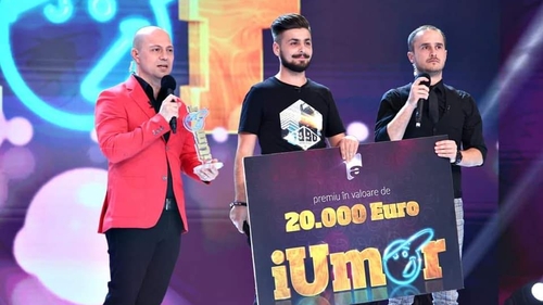 S-a aflat! Cine este, de fapt, Edi Văcariu, câştigătorul iUmor! Fanii acuză Antena 1: “E prieten cu Bendeac”