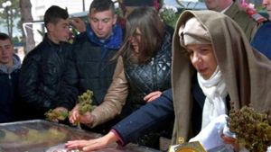 A fost părăsită de logodnic, dar s-a rugat la Sfânta Parascheva și a primit o minune! Ce s-a întâmplat în viața unei tinere din Ardeal