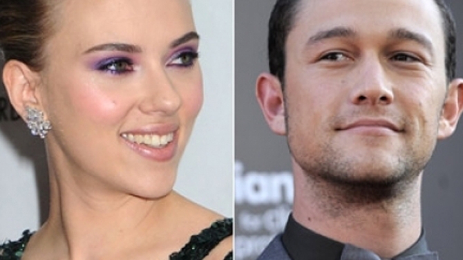 Scarlett Johansson s-a cuplat cu Joseph Gordon Levitt!