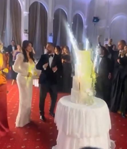 Gina Pistol a cântat la nunta Monicăi Bîrlădeanu cu Valeriu Gheorghiță! Așa n-ai mai văzut-o pe prezentatoarea MasterChef, de la PRO TV