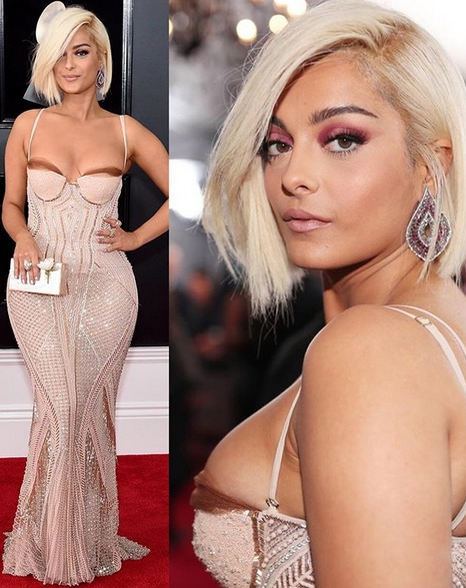 Şi-a scos sfârcul la plimbare pe covorul roşu de la premiile Grammy! A pozat frumos, elegant, însă apoi sânul i-a stricat ”figura”