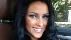 Daniela Crudu, cu posteriorul la vedere! Bruneta a renunţaţ la inhibiţii şi a arătat ce are mai de preţ