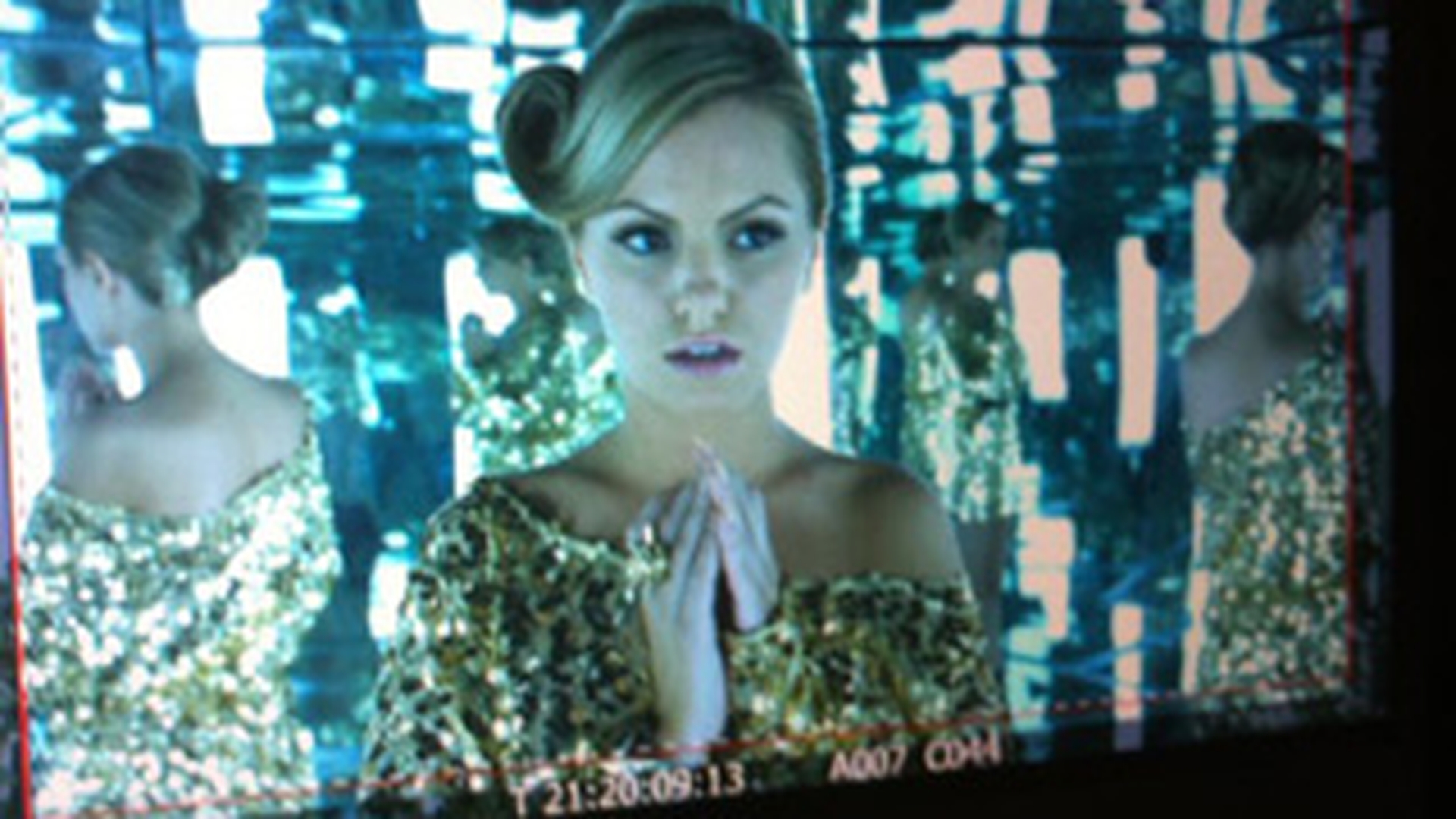 VIDEO Alexandra Stan filmeaza de zor la videoclipul piesei "Million"! Vezi cum straluceste la propriu artista