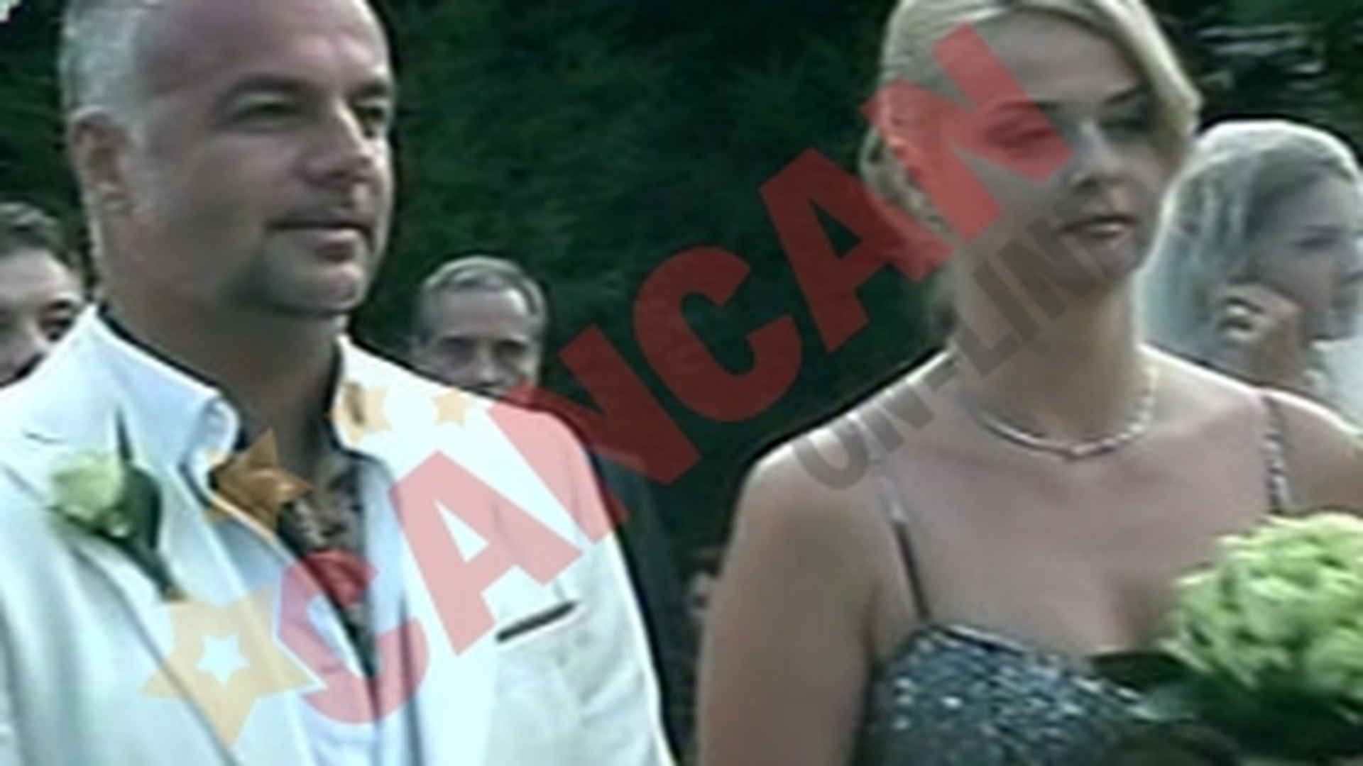 Iuliana Marciuc si Adrian Enache vor petrece ziua de Mos Nicolae impodobind bradul si ascultand colinde