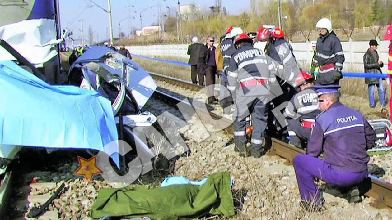 Ciocnire infioratoare la Iasi, intre o masina si un tren. Trei morti intr-o secunda
