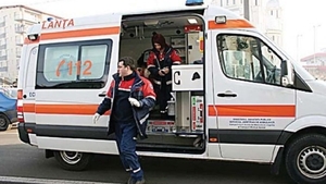 Tragedie într-o familie din Suceava! O copilă de nici 2 ani a fost operată de urgență, după ce a mâncat alune