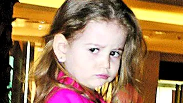 Psihologul care o consiliaza pe fetita Columbenilor: Irinuca isi rupe papusile, le bate, le trage de par