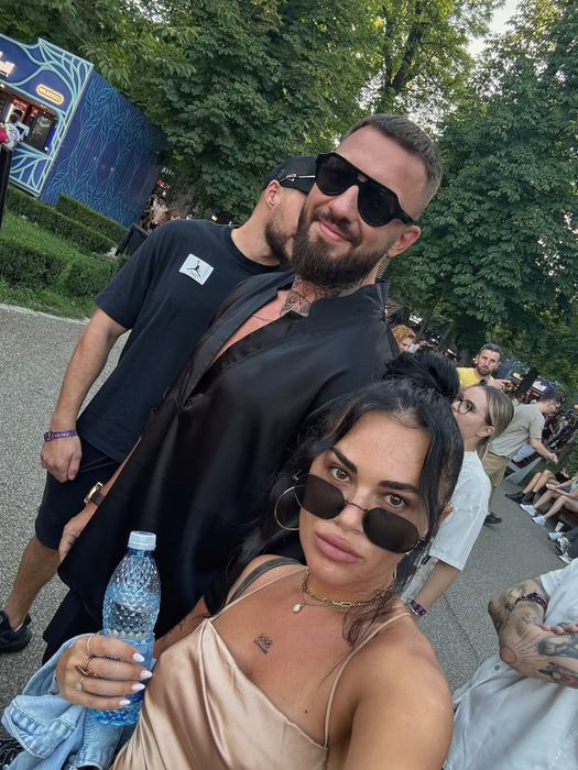 O mai ții minte pe Deea? Ce s-a ales de prima femeie care a căzut în ispită la Insula Iubirii. S-a tatuat din cap până-n picioare și a ajuns de nerecunoscut