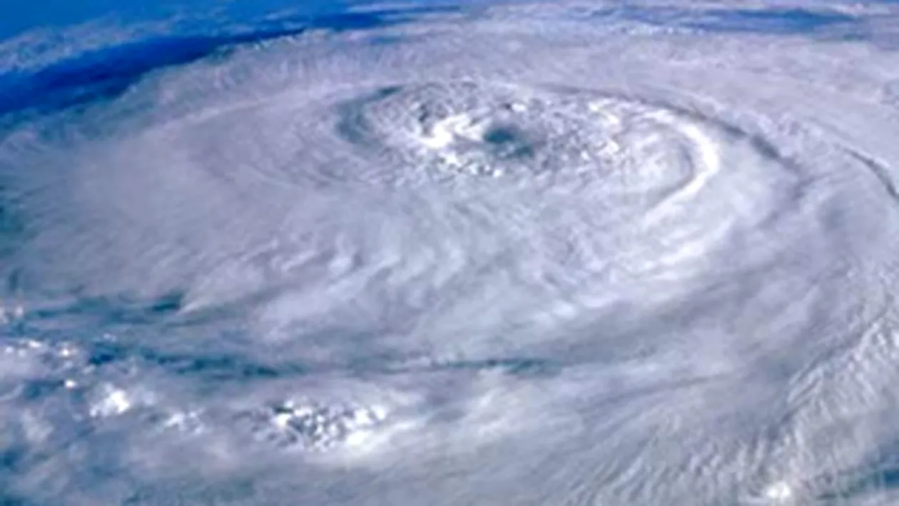 New York si Washington in stare de alerta! Statele se pregatesc pentru impactul uraganului Sandy!