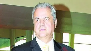 Adrian Nastase, catre parlamentari: Invatati din divortul lui Irinel de Monica si al Oanei Zavoranu de Pepe!