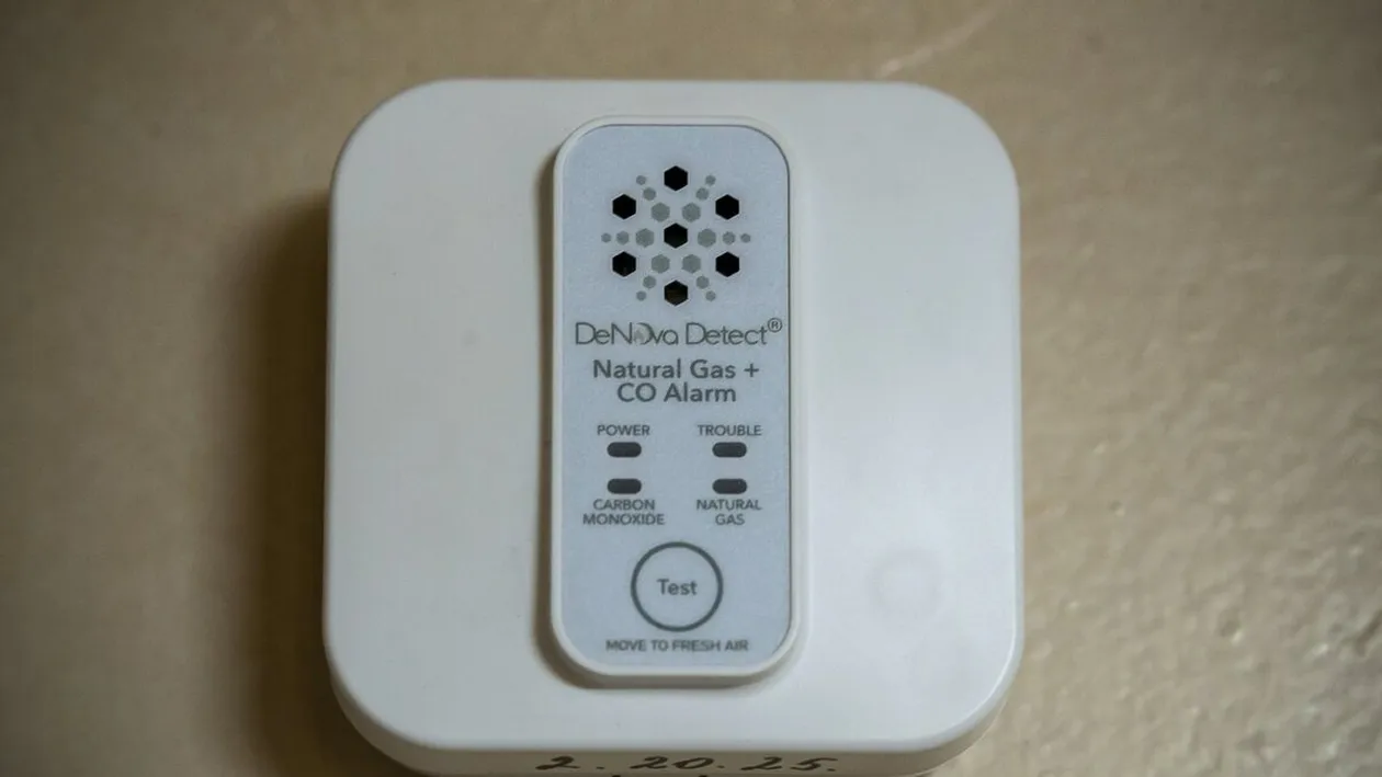 Cât costă un detector de gaze acum, în octombrie 2025. Sunt obligatorii în apartamente