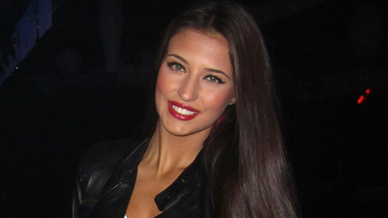 Velea i-a dat teapa Antoniei! Solista a incercat sa-l sune pe scena, in timpul unui concert. CE au auzit fanii