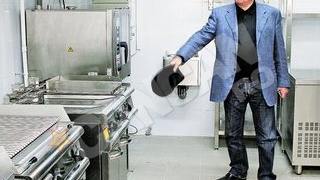 Mitica Dragomir, de la DNA in inspectie la noul sau restaurant: "O sa am cel mai bun meniu"