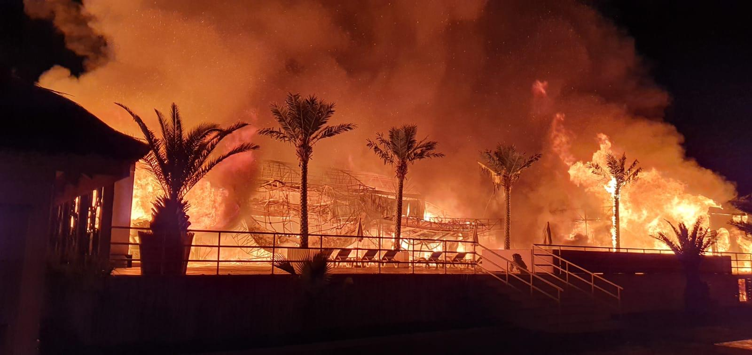 Prinde contur ipoteza ”mâinii criminale” 
care a incendiat Bamboo Mamaia!