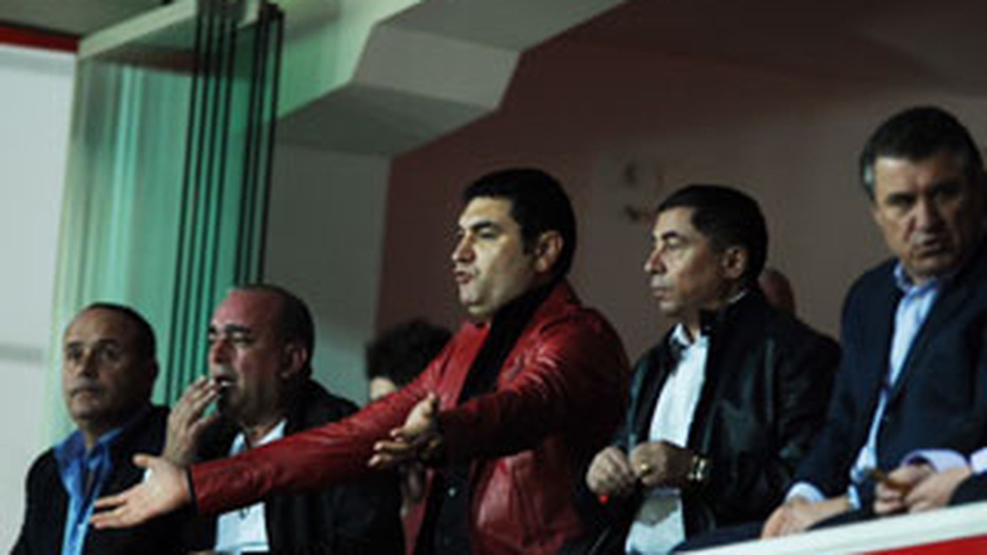 Turcu: "De club sa vorbeasca executivul!"