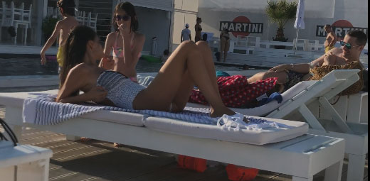Adi Sînă și Anca Serea au fost la Mamaia împreună cu cei trei copii pe care îi au împreună