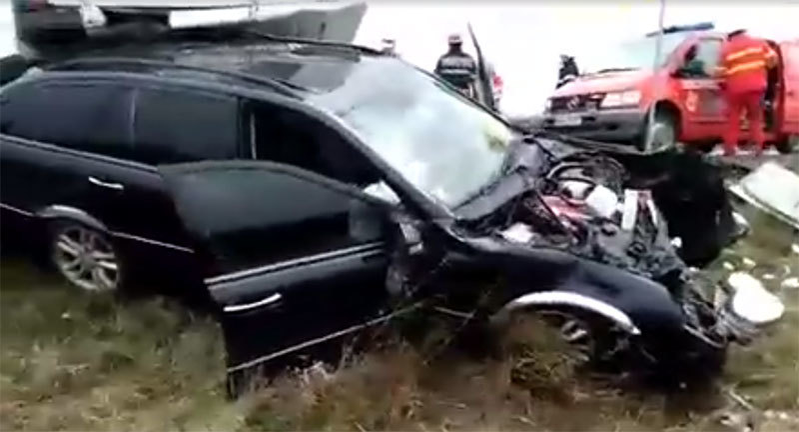 Accident teribil în judeţul Olt. Şoferul a murit pe loc