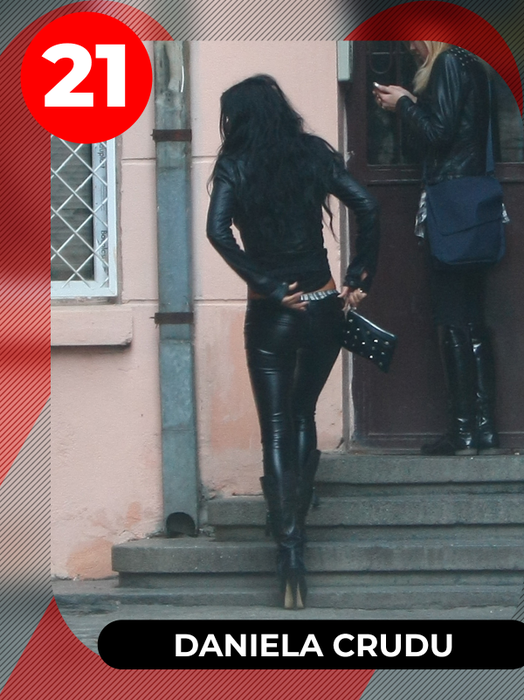 TOP 30 sexy-rockerițe din showbiz care au eclipsat asistența cu pantalonașii și fustițele din piele. Andreea Bălan și Bianca Drăgușanu, în ipostaze de neuitat