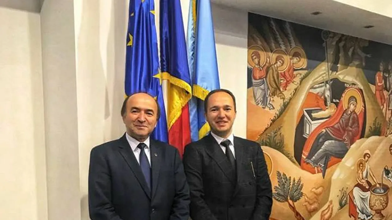 Feciorul cel mare al Ministrului Justiției se însoară la Iași cu o blondă focoasă! Un dezvoltator imobiliar va fi naș de cununie!