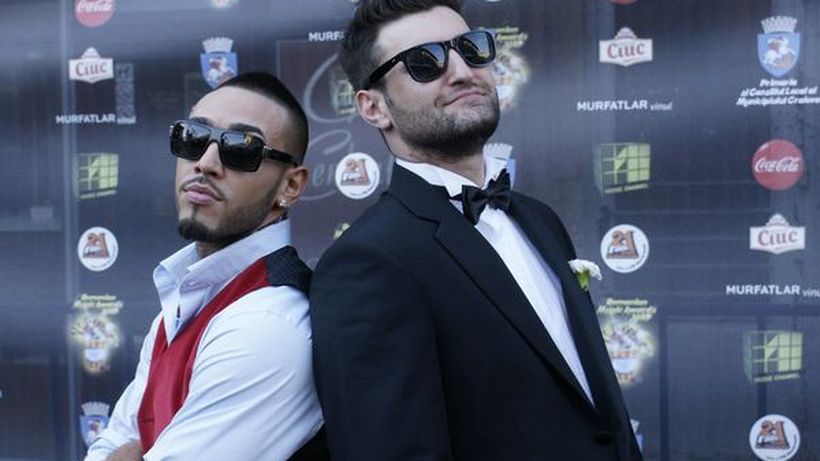 Adio, tovarasie! „Fratiwear”-ii Velea si Smiley au ramas impreuna doar de dragul afacerilor si banilor. Motivul e halucinant